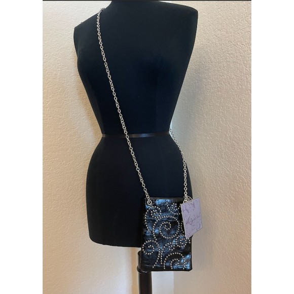 NEW -Youmi K. Black Croc Embossed Studded Crossbody Flat Pouch Faux Leather Bag - Picture 1 of 16